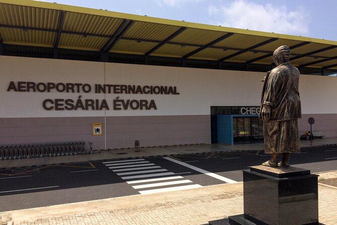 Airport Transfer Cesária Évora Int (VXE) to Mindelo or Vise Versa - Meeting Your Driver at VXE: Nameplate, Flight Tracking, No Taxi Line