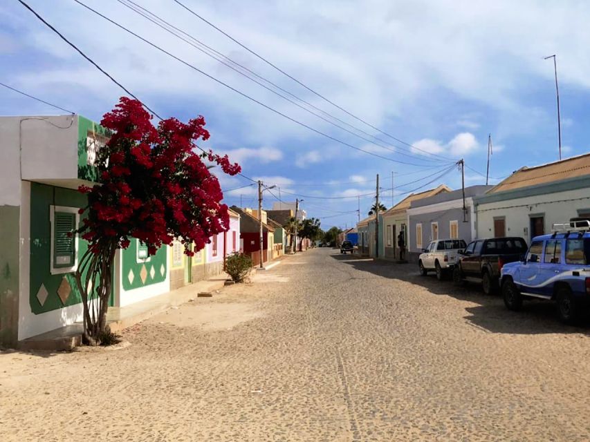 Boa Vista Island: Guided Santa Monica Beach & Caves Tour - Chaves Beach and Morro de Areia views before heading back