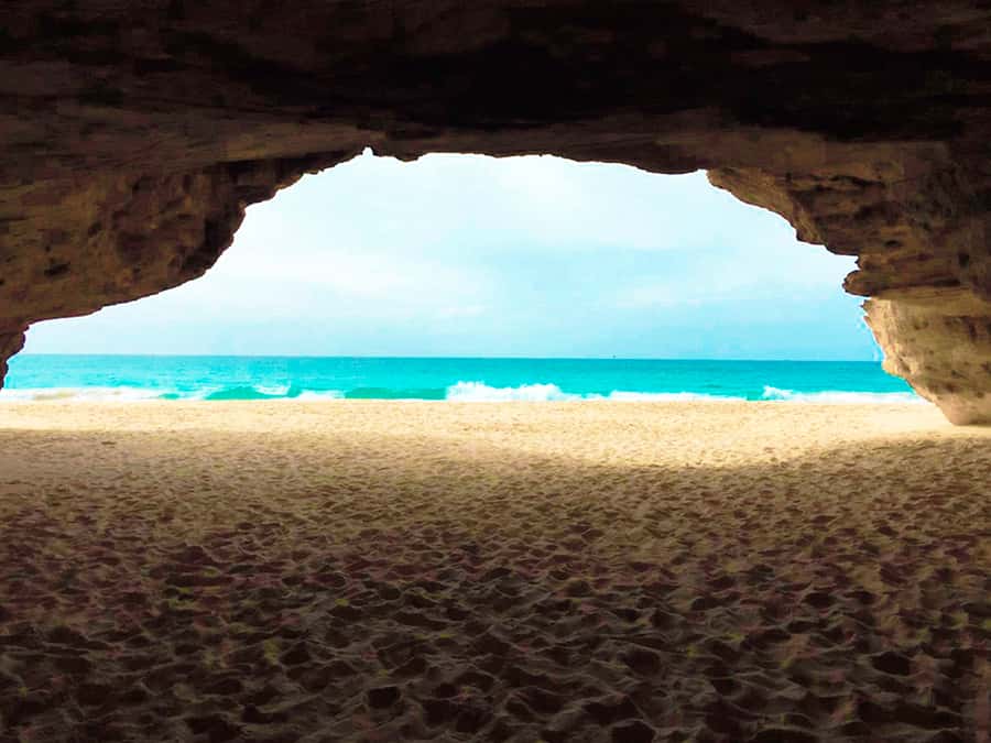 Boa Vista Island: Guided Santa Monica Beach & Caves Tour - Guides, languages, and how to make the most of the small group feel