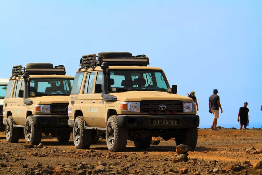 Boa Vista Jeep Expedition: Santa Monica & Desert (4-Hour) - Praia de Curralinho, Santa Monica Beach: when the biggest beach also means the quickest swim