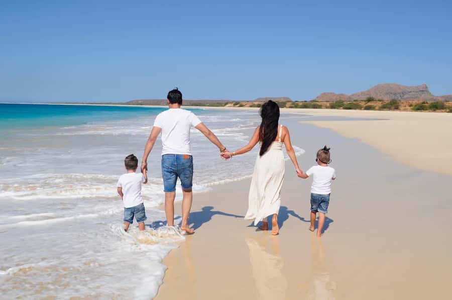 Boa Vista: Santa Monica, Dunes, Caves and Village 4x4 Tour - Varandinha Beach caves (Bracona): where sea walls become wonder