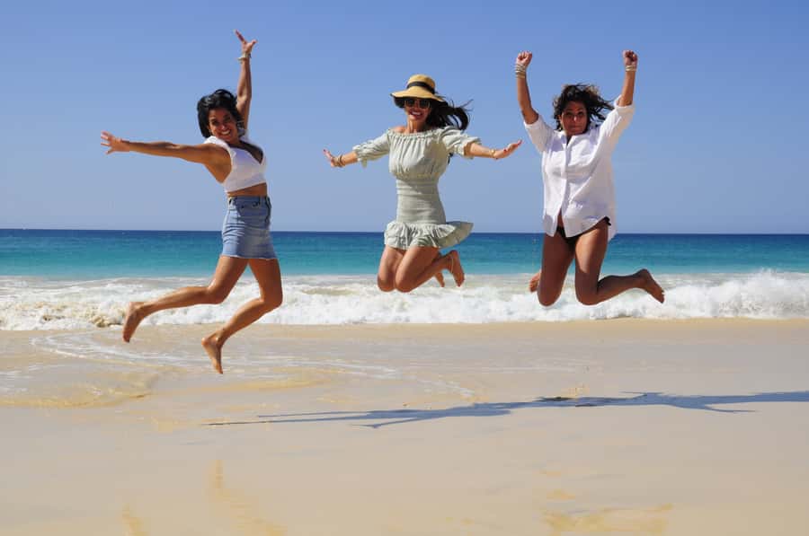 Boa Vista: Santa Monica, Dunes, Caves and Village 4x4 Tour - Getting there: pickup timing and how long you’re really out