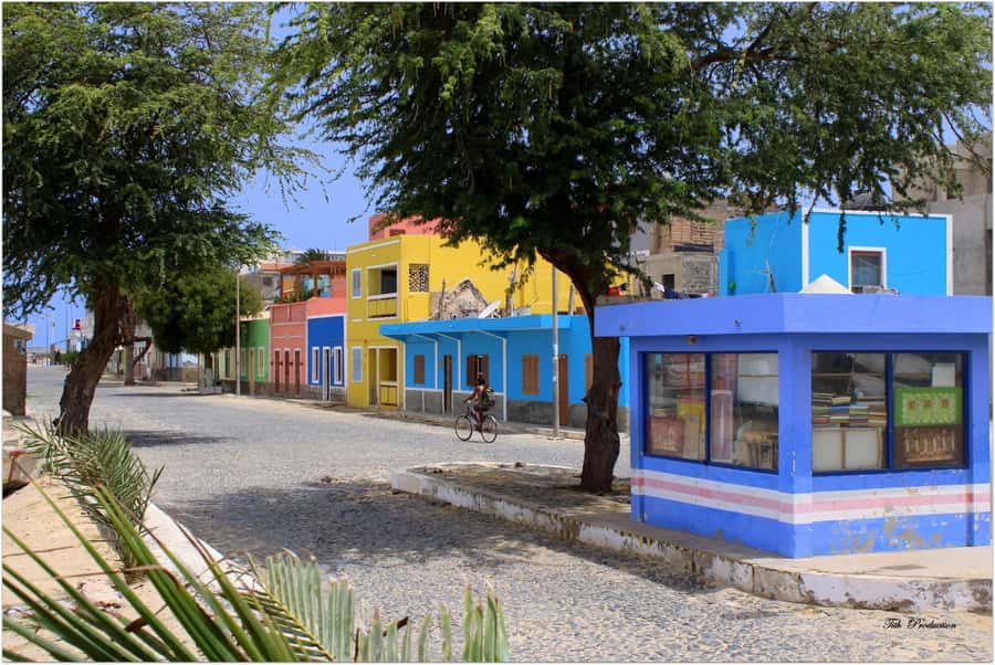 Boavista: City Tour with a Splash at Estoril Beach - Museu dos Naufragos: Shipwreck Stories You Can Actually Feel
