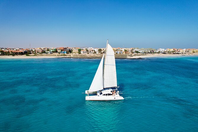 Catamaran Half Day - Beautiful day on the Atlantic Ocean - What makes this catamaran stand out