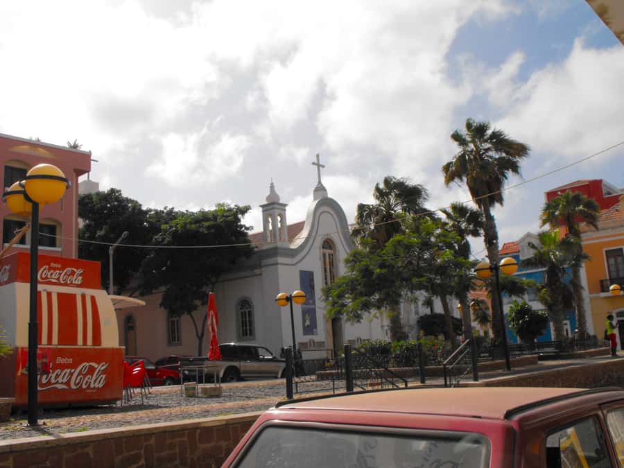 City Walking Tour of Mindelo: Cultural Capital - African Market and Praça Estrela: Color, Craft, and the Pulse of Commerce
