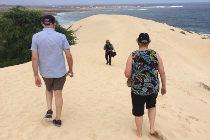 Full Day Island Tour, Highlights of São Vicente - Mindelo Markets: Fish, Fruits, Liquors, and the Stuff You Taste Without Trying