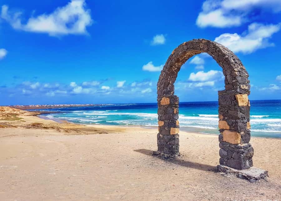 Full Day Island Tour, São Vicente, Mindelo, Highlights - Lunch in Calhau: what to expect and how to pay without stress