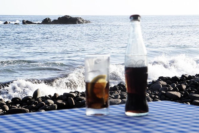 Like Locals: Praia and Cidade Velha Tour + Local Pontxi Tasting - Stop 2, Mercado de Sucupira: souvenirs, then the drive into Cidade Velha