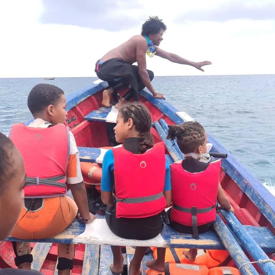 Live Snorkeling & Swimming with Sea Turtles in the Atlantic - Safety, life jackets, and getting back into the boat