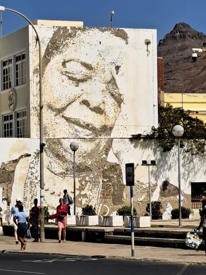 Mindelo City Walking Tour - Architecture and Colorful Street Life: What the Guide Helps You See