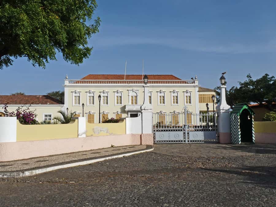 Praia & Cidade Velha: Guided City Tour - Pelourinho Square and the UNESCO piece you actually understand
