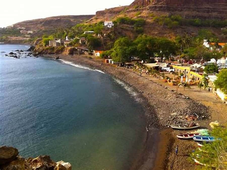 Praia & Cidade Velha: Guided City Tour - Starting in Praia Plateau, where markets and colonial lines meet