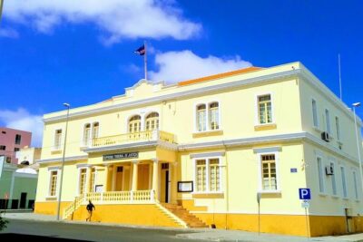 Guided Historic Walking Tour & Lunch with Locals
