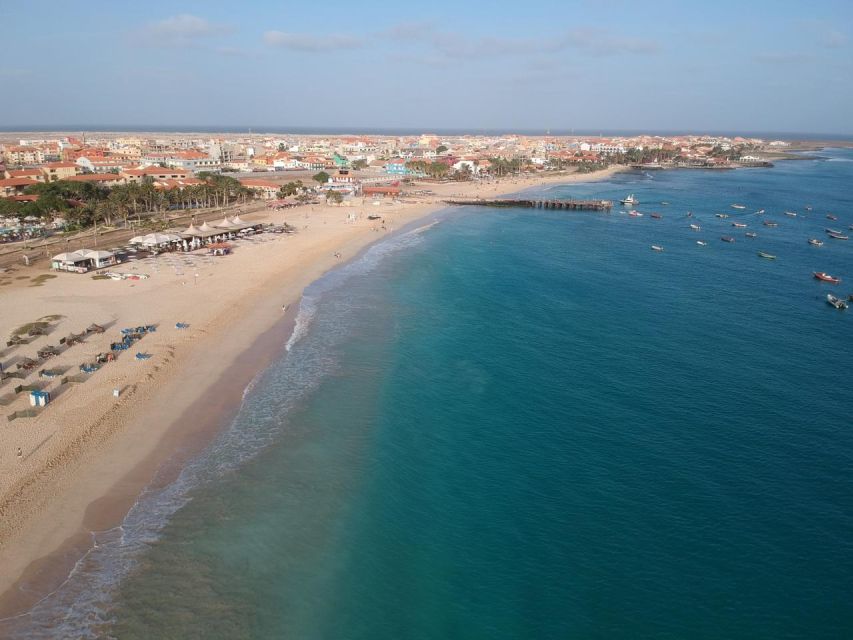 Sal island: Santa Maria city tour, street art and tapas - Souvenirs without stress: how to tell Cape Verdean art from copies