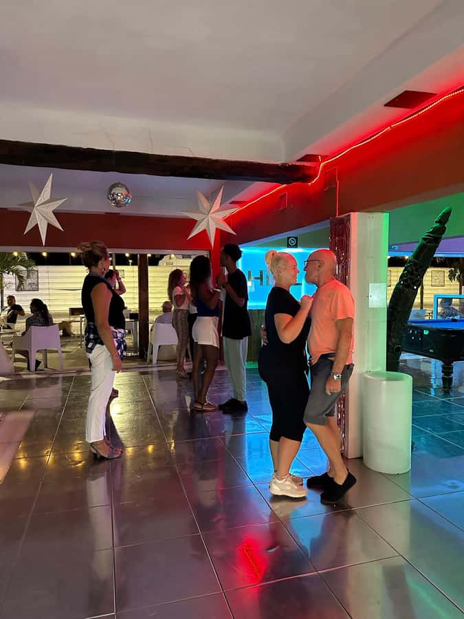 Sal: Kizomba Group Class - Santa Maria, Cape Verde - Partner rotation: the fun part, and the one thing to manage