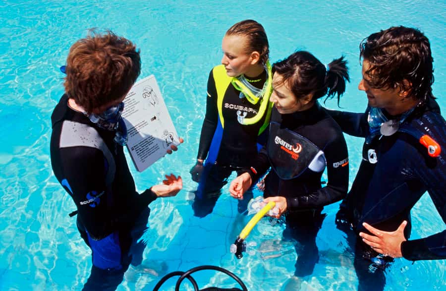 Santa Maria: Discover Scuba Diving - Santa Maria logistics: pickup, a short coach ride, and being ready