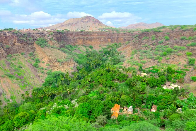 Santiago Island: 4-Hour Calabaceira Valley Hike & Guided Tour to Cidade Velha - A four-hour hit of valley nature and Cidade Velha old town