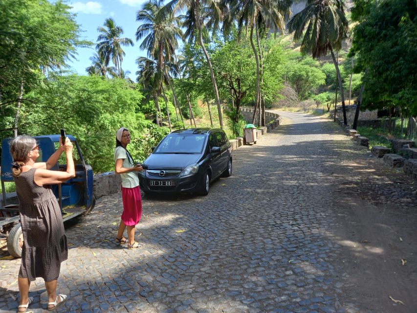 Santiago Island: Full-Day Sightseeing Experience - Getting Picked Up and Facing the Day Like a Local