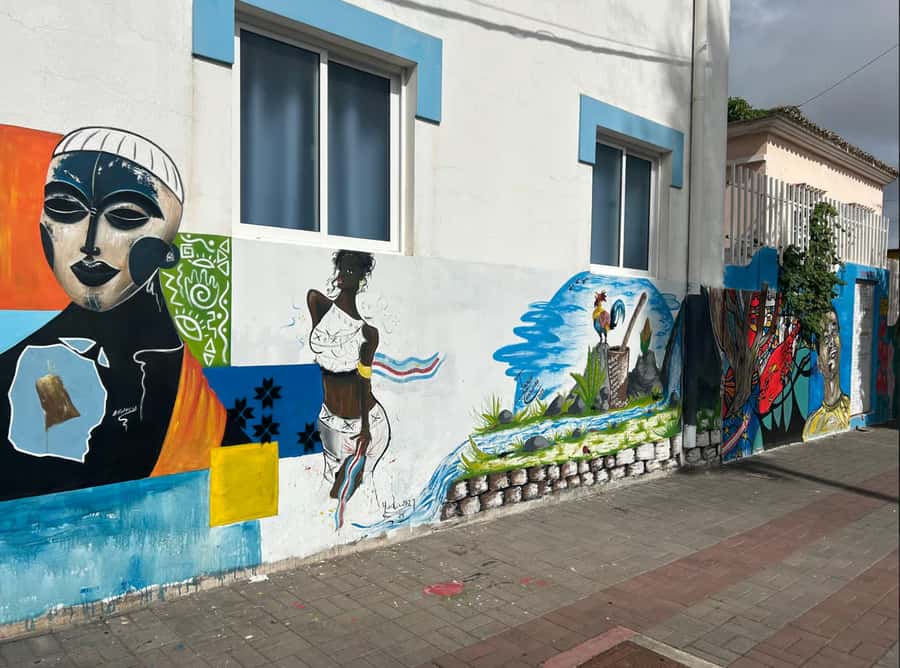 Santiago: Landscapes, Street Art, and Markets Day Trip - East coast return with Calheta de São Miguel and coastal fishing villages