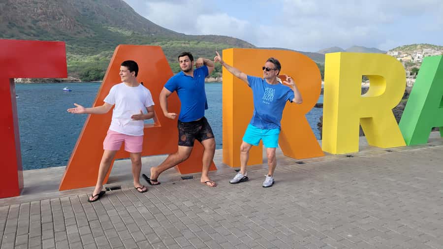 Santiago: Landscapes, Street Art, and Markets Day Trip - Getting picked up in Praia (and cruise terminal) matters more than you think