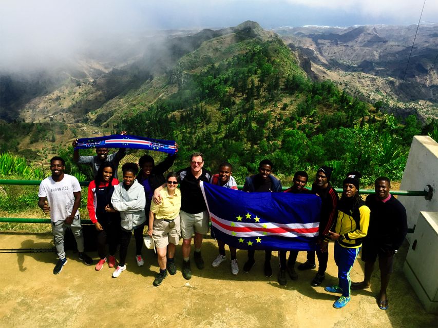 Santiago: Trek from Serra Malagueta to Rabelados Community - The Picnic in the Forest: Your Mid-Trek Reset