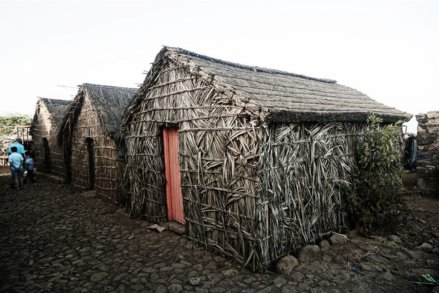 Santiago: Trek from Serra Malagueta to Rabelados Community - Rabelados Community Visit: Thatched Houses and Older Cape Verde Customs