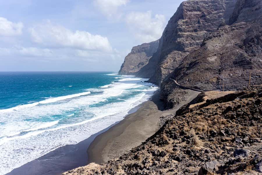 Santo Antão: Ponta do Sol & Fontainhas Guided Trip with Hike - Praia das Aranhas black sand: turtles, a swim option, and a real picnic break