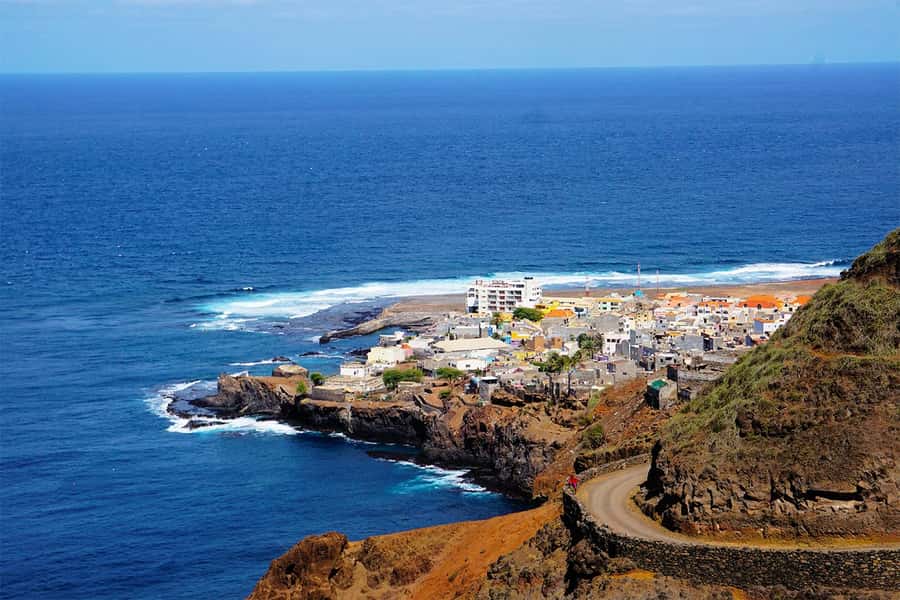 Santo Antão: Ponta do Sol & Fontainhas Guided Trip with Hike - From pickup to Ponta do Sol: the day starts with real sea village energy