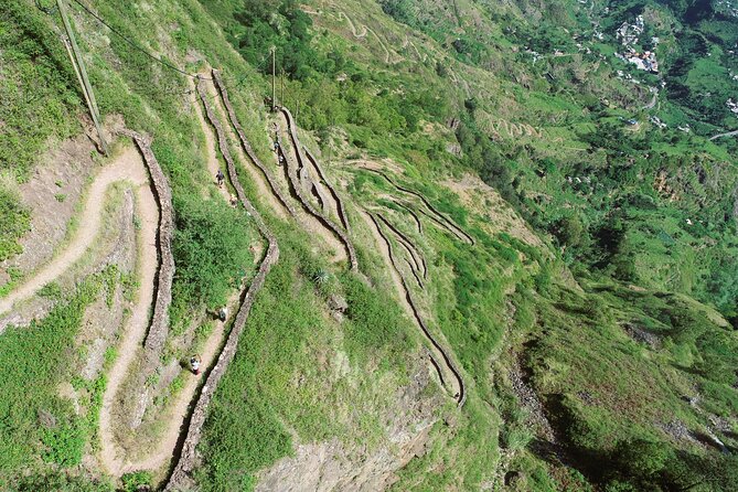 Santo Antão: Trekking Cova de Paúl Volcano Crater - Ribeira de Paúl - Ribeira de Paúl descent toward Paul Tal: zigzags, working farms, and a valley that feels alive