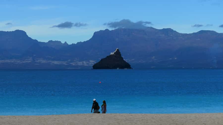 São Vicente: Markets, Beaches and Natural Park Tour - Mindelo City Center Walk and the African Market Stalls