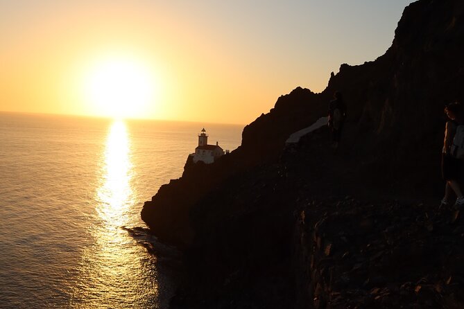 Sunset Hike to Lighthouse, Dona Amélia, São Vicente, 2h - São Pedro Beach First: Fishing Village Atmosphere and the Dona Amélia Lighthouse