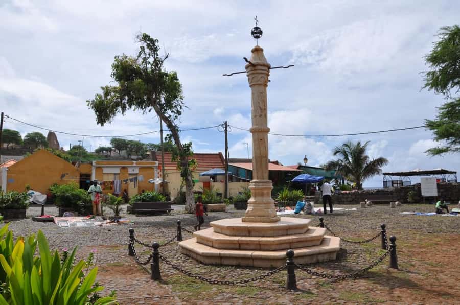 The origen of Capeverdean People - Seeing how Krioulo culture grew from real human mixing