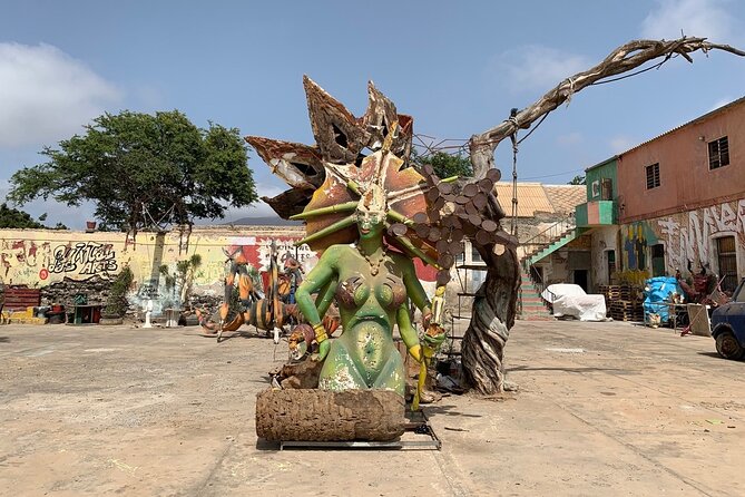 Walking tour with traditional music in Mindelo - Palácio do Povo: From Power to People